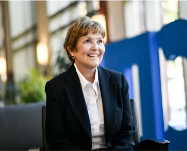 Vicky Gregg Headshot